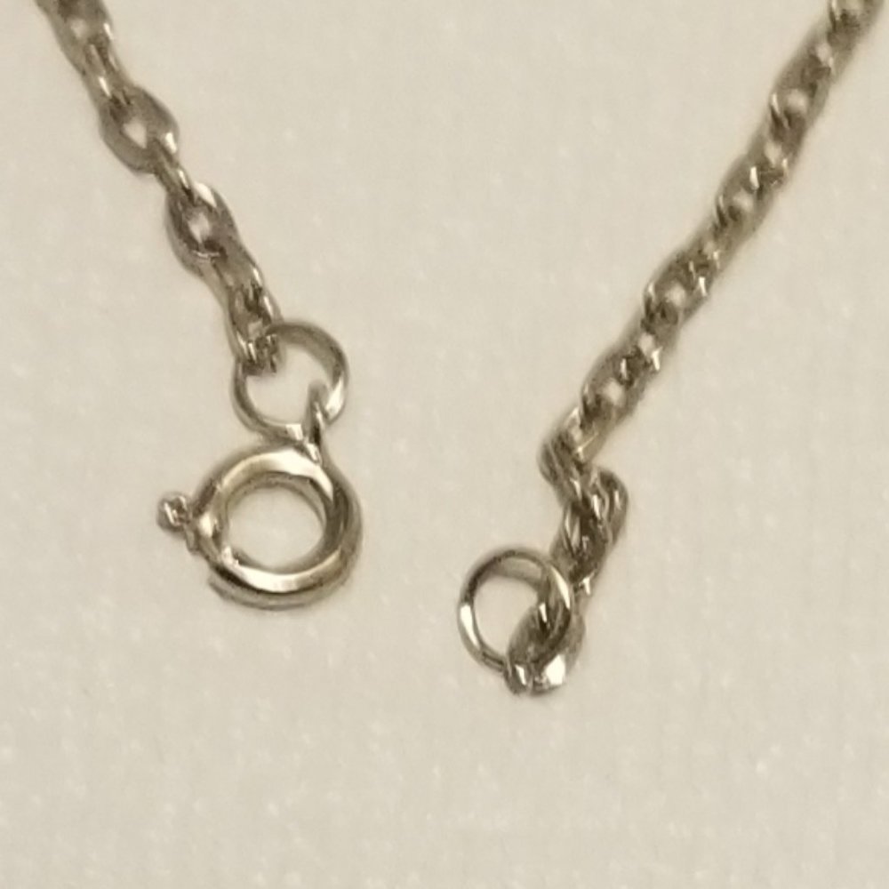 Quirky silvertone heart pendant necklace - Picture 7 of 7